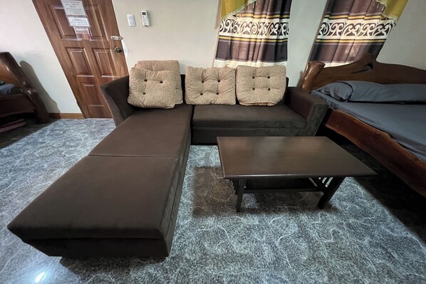 Deluxe Room | Desk, free WiFi, bed sheets - Kakay Beach Resort (Olongapo)