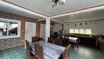 Chambre Familiale | Bureau, Wi-Fi gratuit, draps fournis