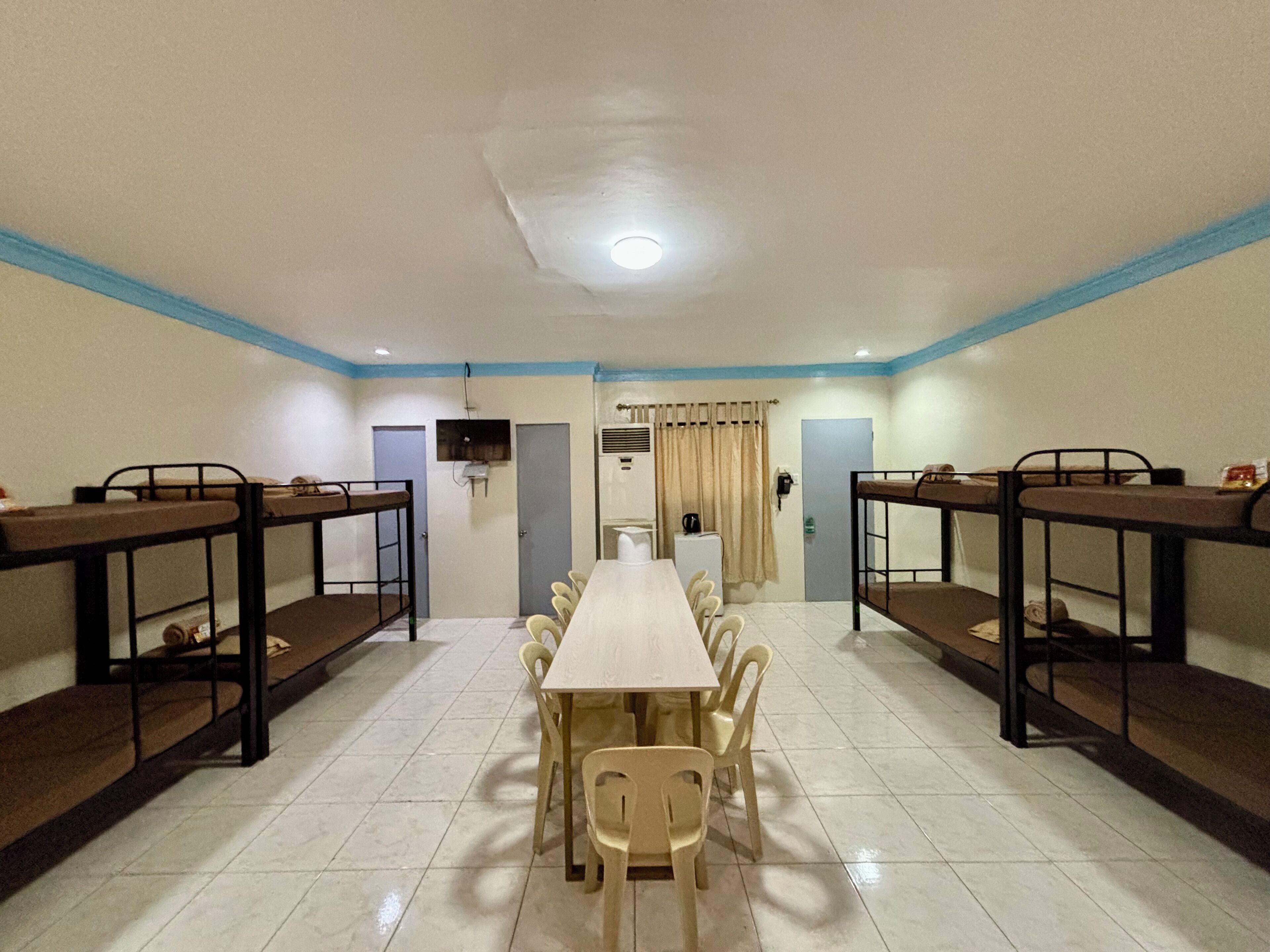 共用宿舍 | 書桌、免費無線上網、床單