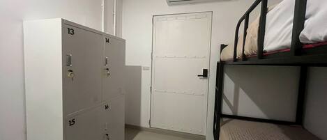 واي فاي مجانًا وملاءات أسرّة