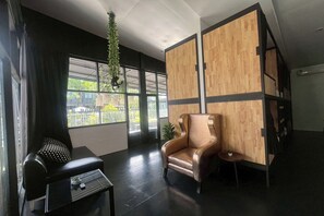 Lobby - Lazy Lizard Hostel (Koh Samui)