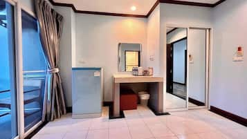 Superior Room | Desk, blackout curtains, free WiFi, bed sheets