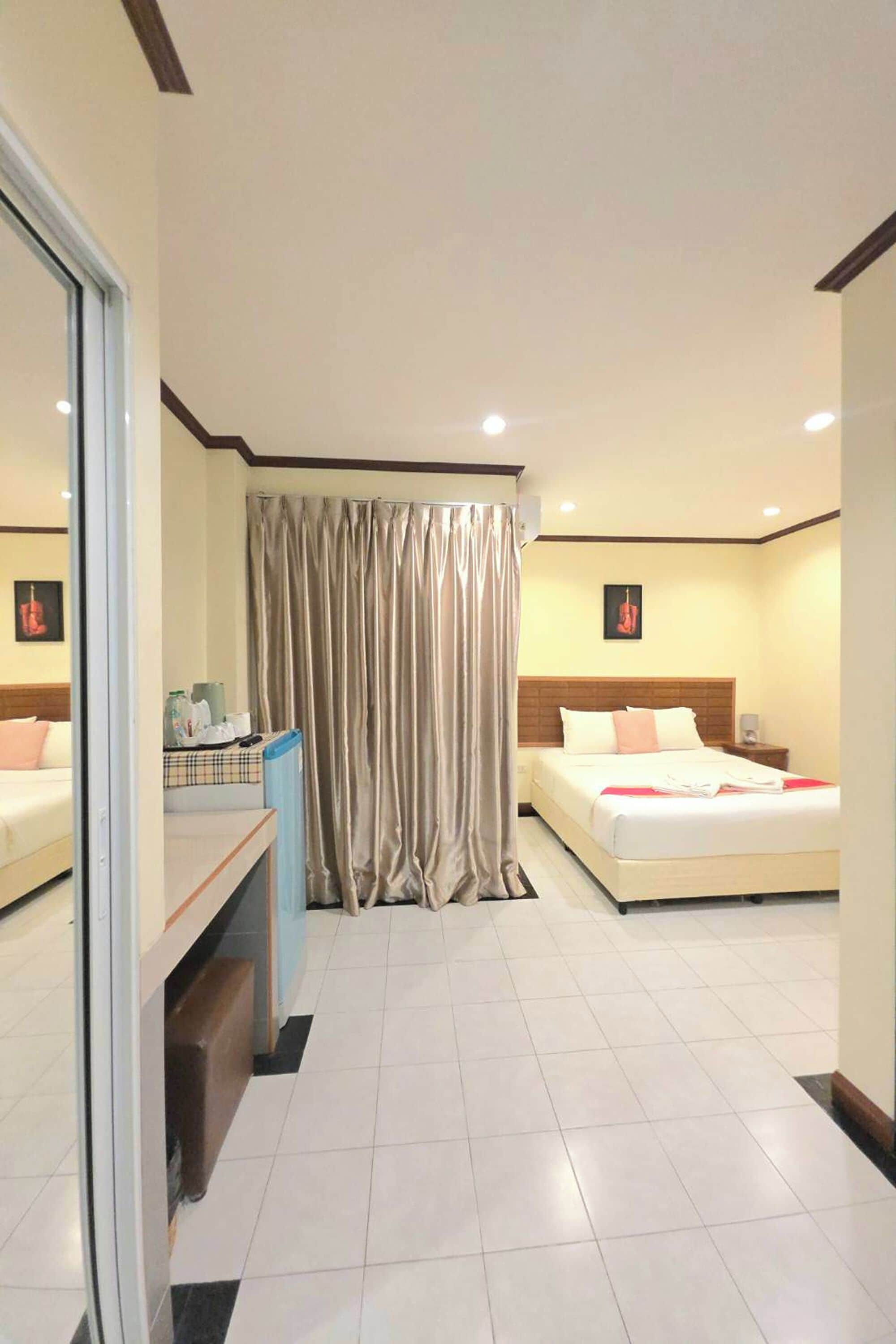 Superior Room | Desk, blackout curtains, free WiFi, bed sheets