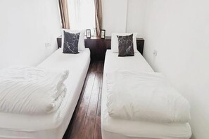 Standard Room, Shared Bathroom | Free WiFi, bed sheets - Stay Here Hostel (Chiang Mai)