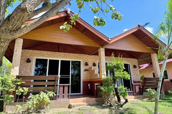 Front of property - The Green Oasis Resort Chiang Mai (San Kamphaeng)