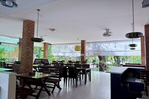 Restaurant - The Green Oasis Resort Chiang Mai (San Kamphaeng)