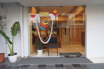 Executive Hotel Pearl Inn