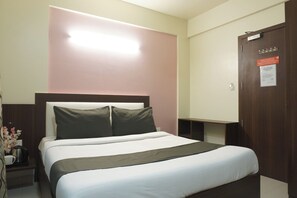 Classic-Zimmer | Schreibtisch, Bügeleisen/Bügelbrett, kostenloses WLAN, Bettwäsche