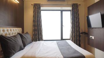 Desk, iron/ironing board, free WiFi, bed sheets