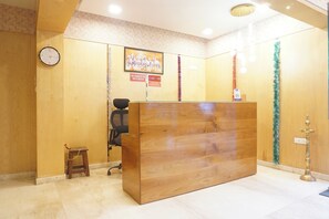 Reception - Executive Hotel Pearl Inn (Pune)