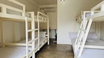 Family Room | Free WiFi, bed sheets