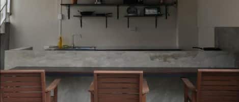 Réfrigérateur, micro-ondes dans l'espace commun