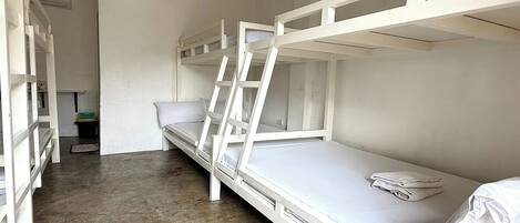 Family Room | Free WiFi, bed sheets