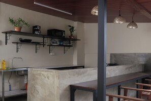 Fridge, microwave - Camp Saint John Hotel La Union (San Juan)