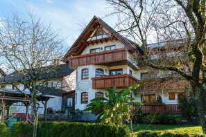Exterior - Room 'Doppelzimmer Trimm Dich-stüble' with Shared Terrace, Shared Garden and Wi-Fi (Oberharmersbach)