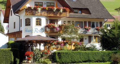 Apartment 'Liebesnest' mit Gemeinschaftsterrasse, Garten und WLAN