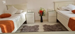 In-room safe, free WiFi