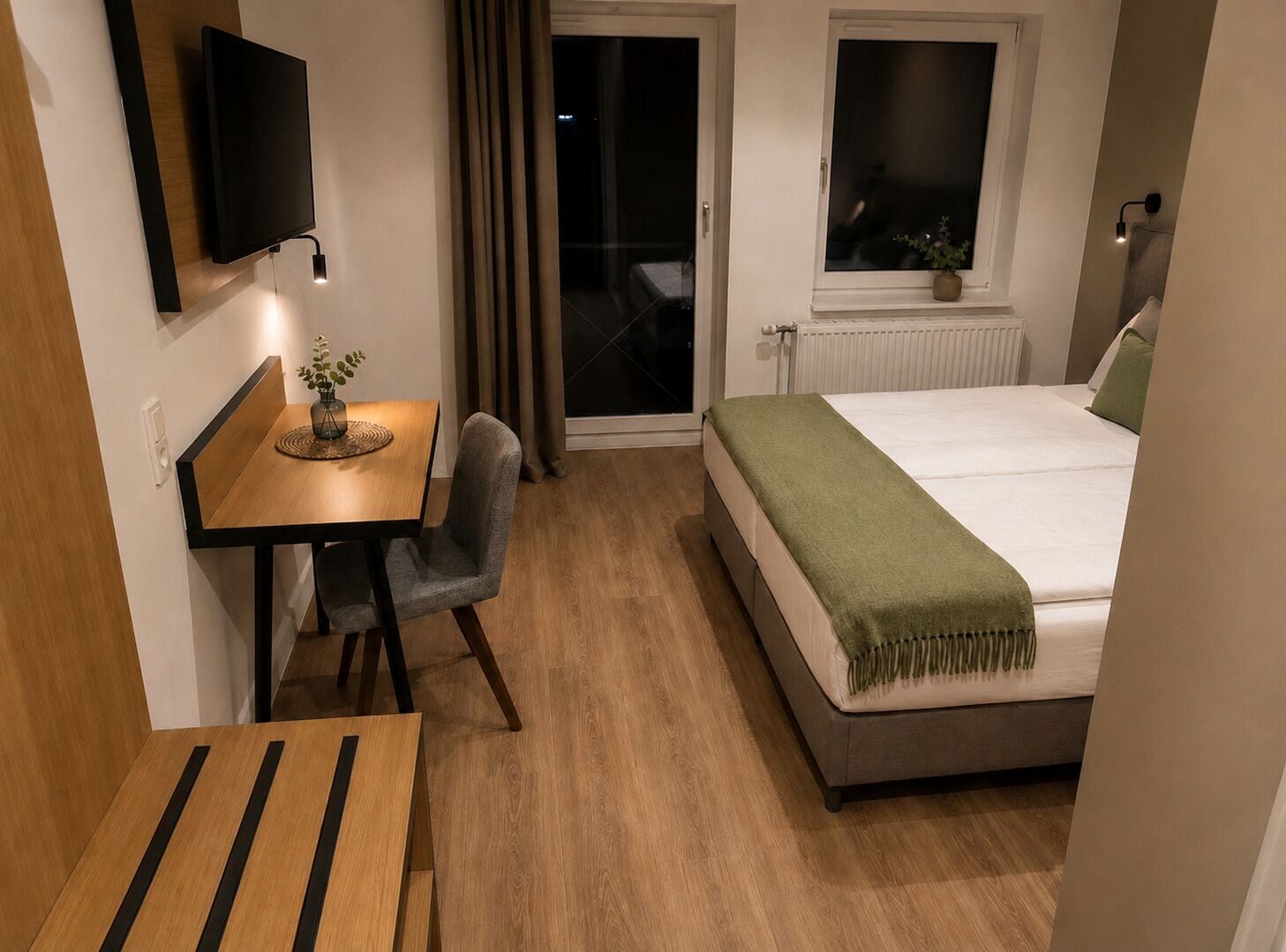 Doppelzimmer | Schreibtisch, laptopgeeigneter Arbeitsplatz, kostenloses WLAN