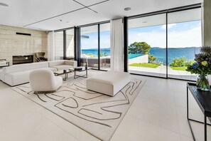 Smart TV, fireplace, video games - 6-bedroom ultra luxury. Seafront.  Wellness / Fitness / Pool (Ugljan)