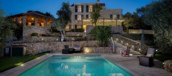 Vacation villa with panoramic views in peaceful natural surroundings, close to the beach and sea