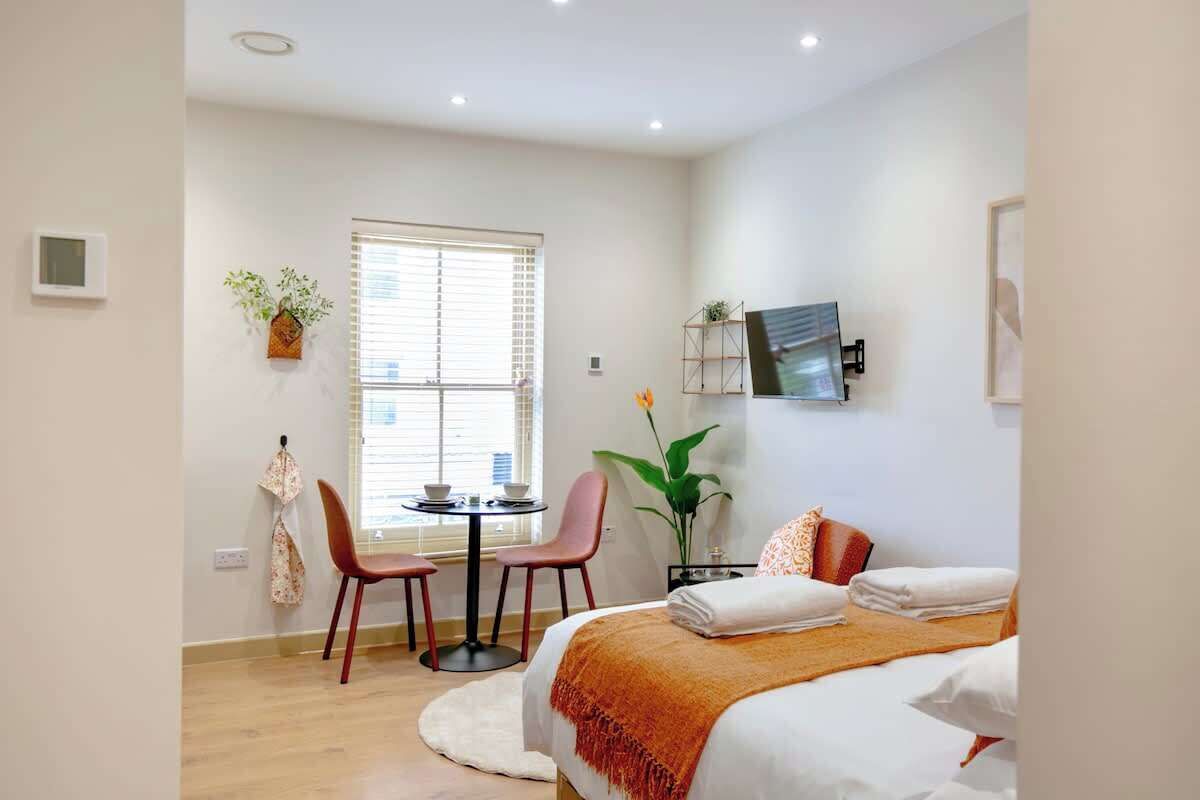 1 chambre, fer et planche à repasser, Wi-Fi, draps fournis