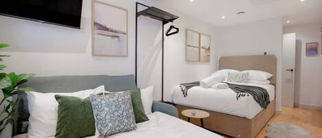 1 bedroom, iron/ironing board, WiFi, bed sheets