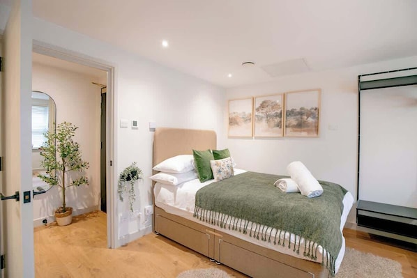 1 chambre, fer et planche à repasser, Wi-Fi, draps fournis