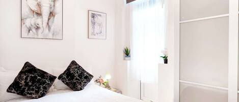 Bügeleisen/Bügelbrett, WLAN, Bettwäsche