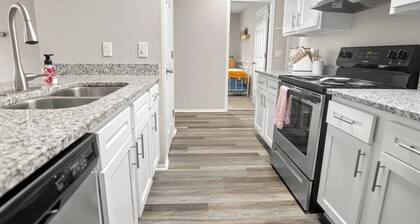 Paws & Relax: Fayetteville Family-Friendly Haven