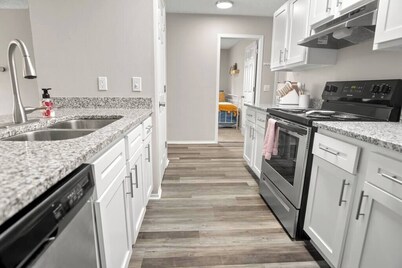 Paws & Relax: Fayetteville Family-Friendly Haven