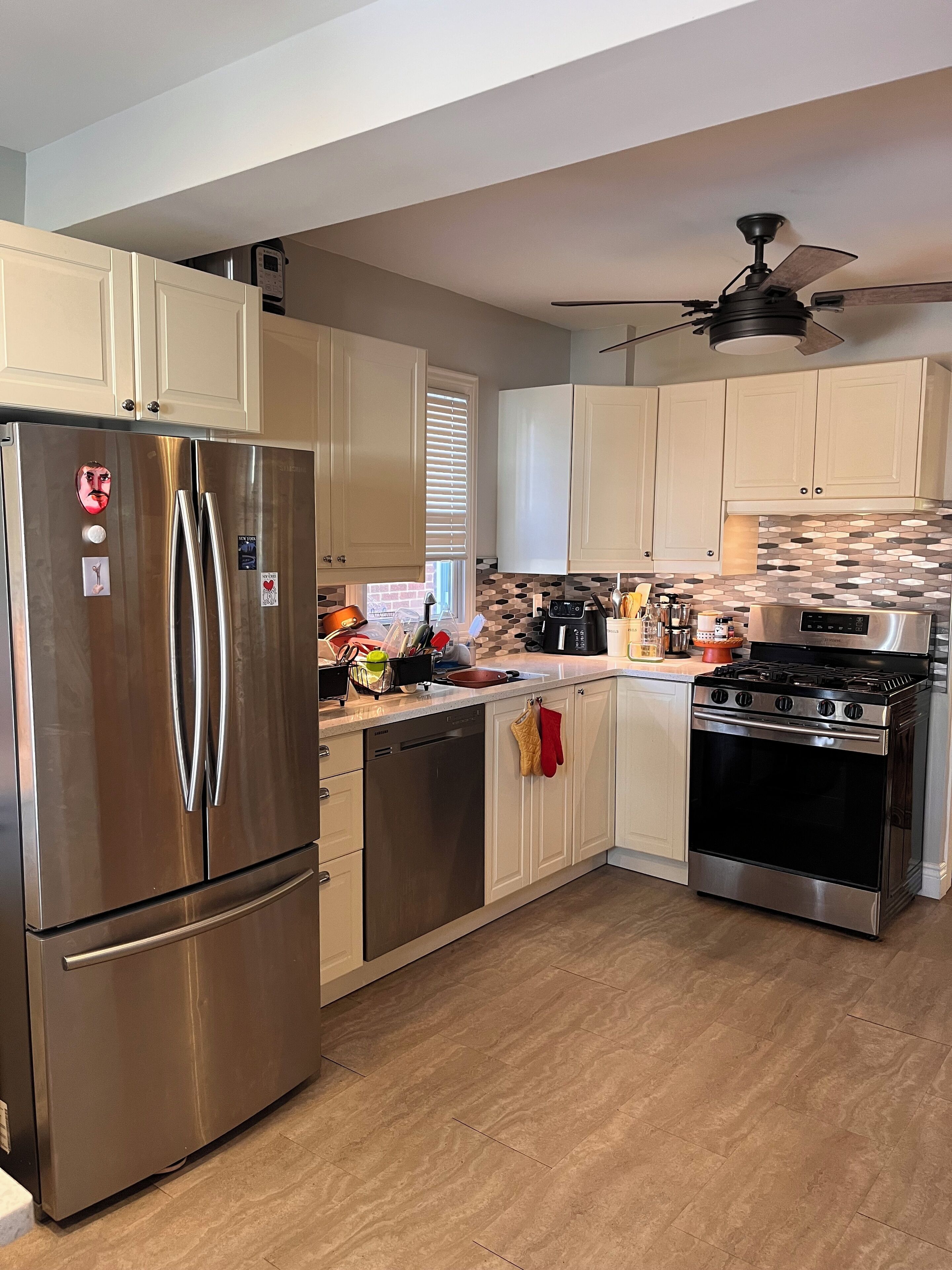 Kühlschrank, Ofen, Herdplatte, Geschirrspüler