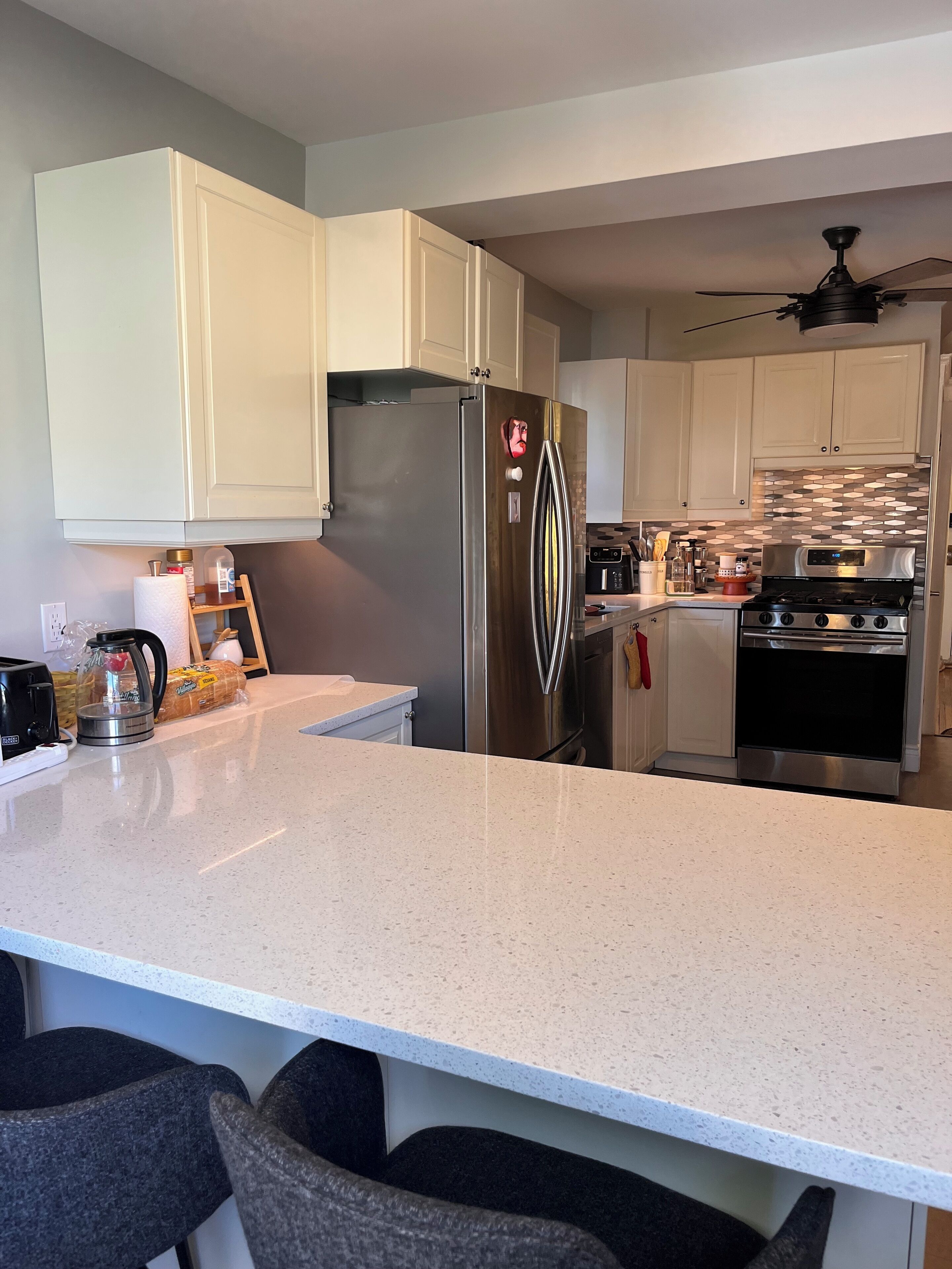 Fridge, oven, stovetop, dishwasher