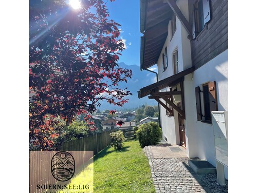 FeWo in Wallgau Sonnleiten mit Terrasse, Top-Küche und e-Lade-Tiefgarage