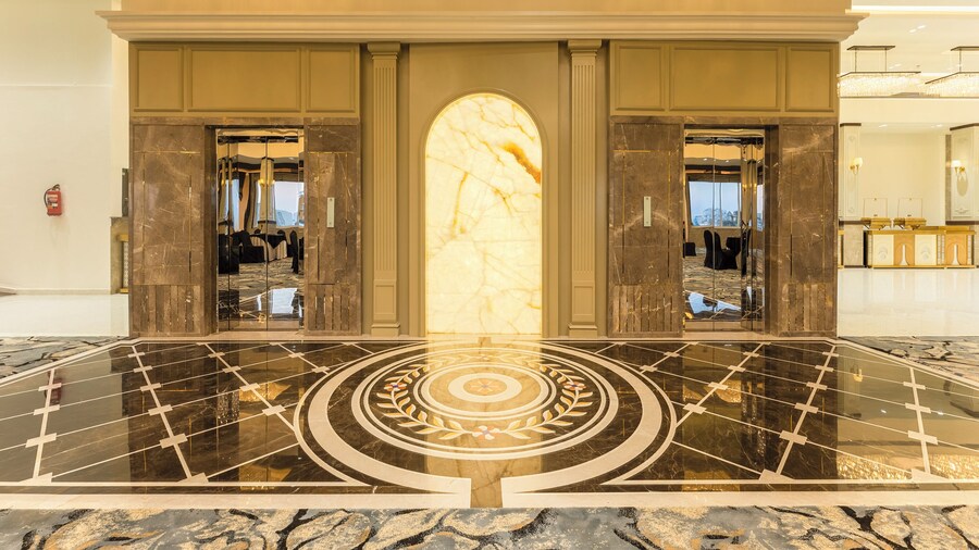 ツリーボ プレミアム ナグプール オートモーティブスクエア