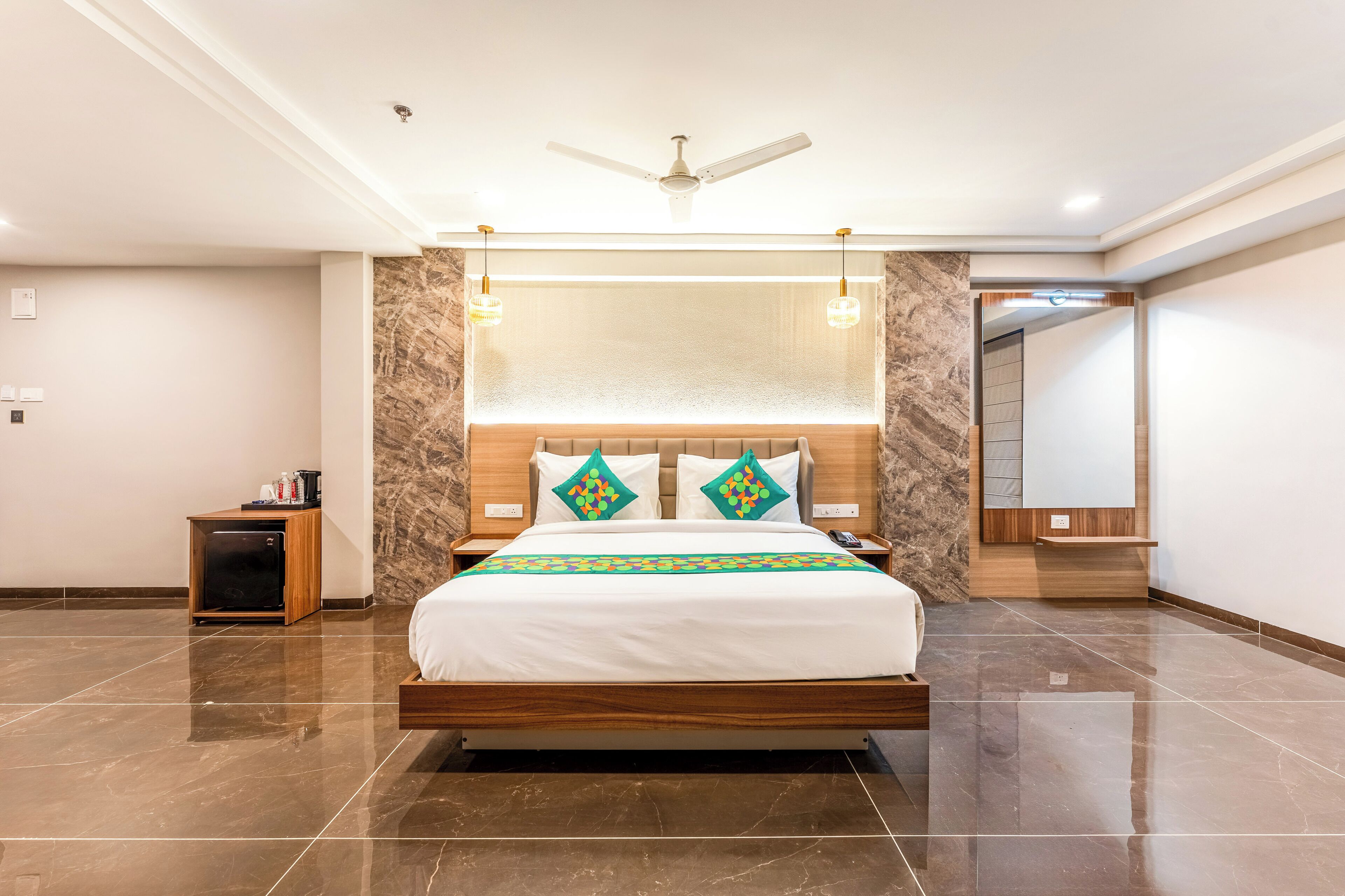 Premium Room with Living Area | Iron/ironing board