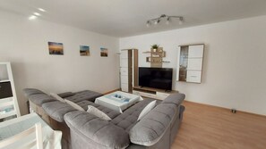 Fernseher, Stereoanlage