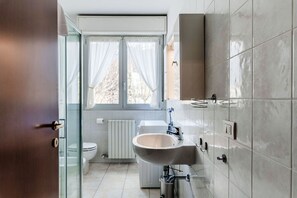 Bathroom - Lucia's Home (Como)