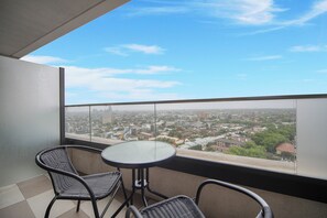 تناول الطعام بالخارج