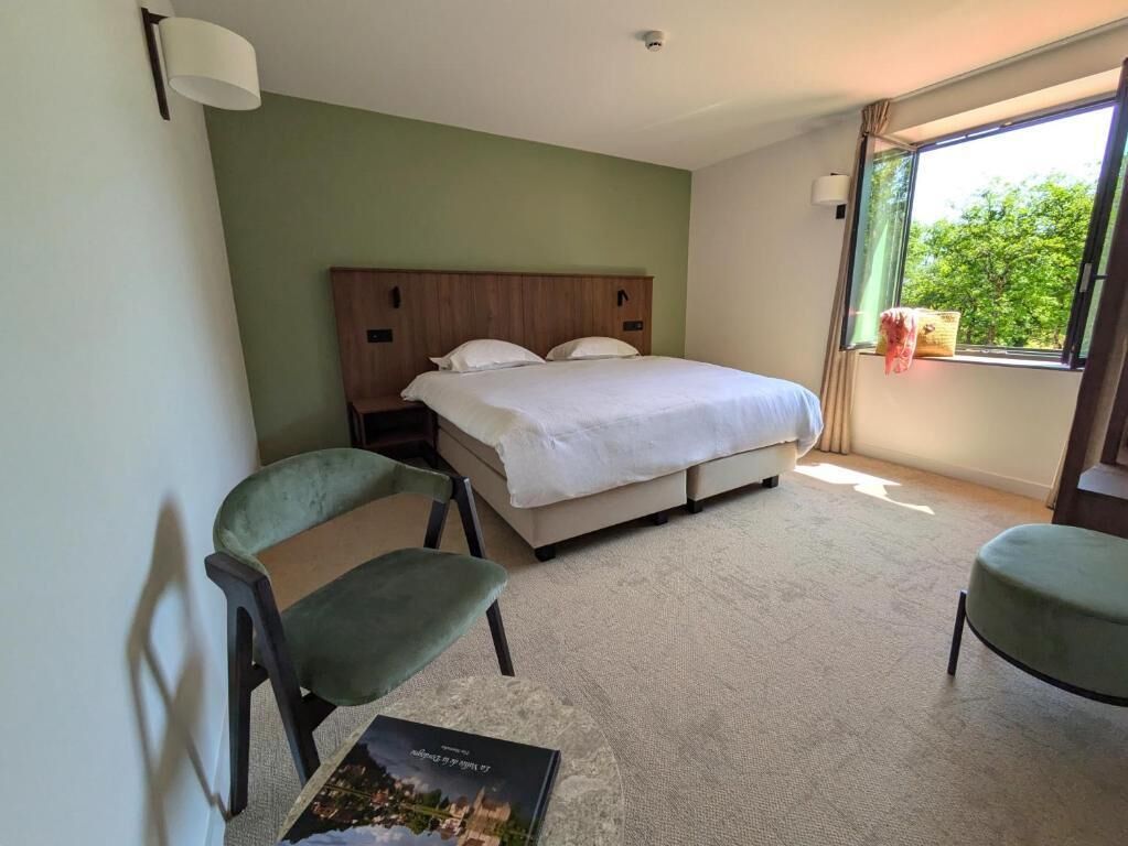 Surmatelas, lits bébé (gratuits), Wi-Fi gratuit, draps fournis