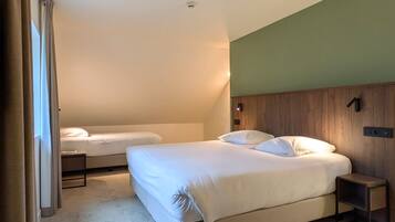 Driepersoonskamer | Pillowtop-bedden, gratis babybedden, gratis wifi, beddengoed