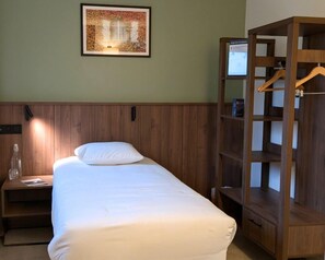 Standardenkeltværelse | Senge med topmadrasser, gratis baby-/barnesenge, gratis Wi-Fi, sengetøj