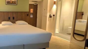 Pillowtop beds, free cribs/infant beds, free WiFi, bed sheets