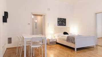 Perushuoneisto | Silitysrauta/-lauta, ilmainen Wi-Fi