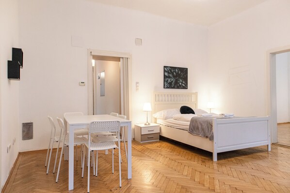 شقة بتجهيزات أساسية | مكواة/لوح كي وواي فاي مجانًا