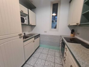 Basic Apartment | Private kitchen - Comfort 3BR Apt Near Wiener Stadthalle (Vienna)