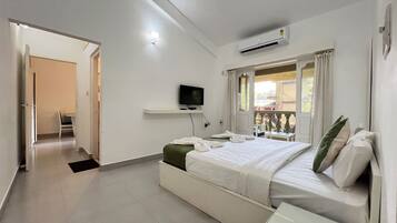 Free WiFi, bed sheets