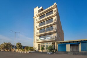 Exterior - Treebo Accent Park and  Banquet (Noida)