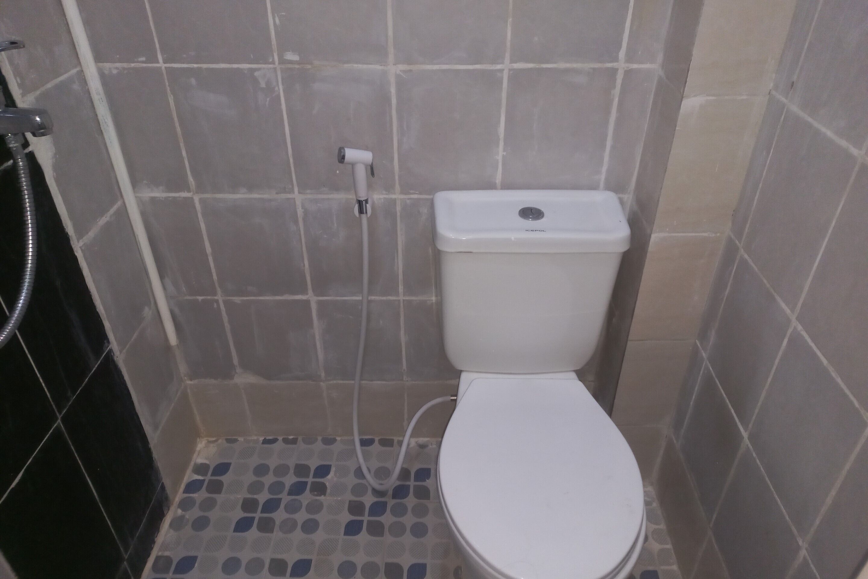 Shower, towels, soap, shampoo