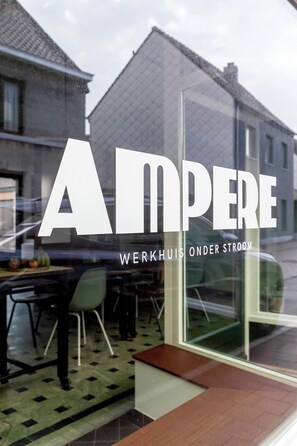 Dining - Modernist house in a quiet area (Beernem)