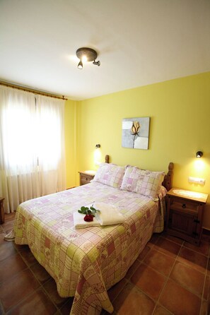 1 chambre, accès Internet, draps fournis